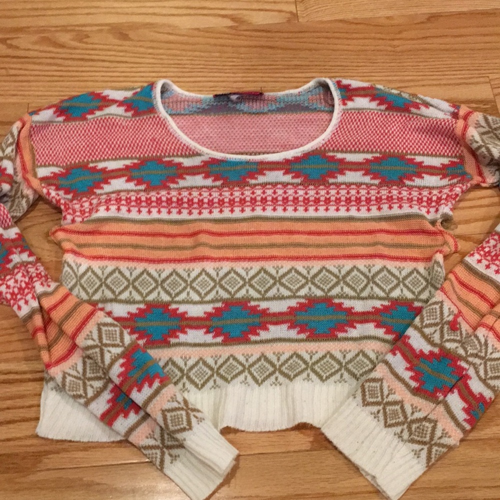 a patterned sweater - Picture 1 of 1